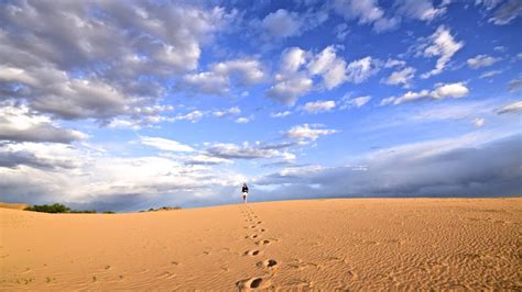 Meet the 24 year old who trekked across the Gobi Desert